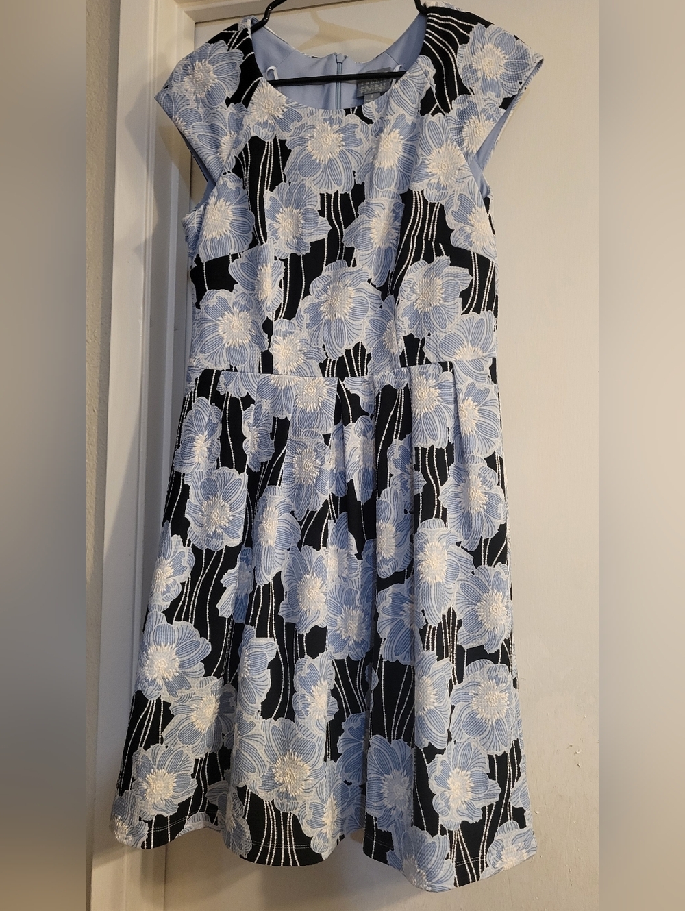 Rabbit Rabbit Designs Floral Dress Women 8 Blue Black Fit & Flare Cap Sleeve